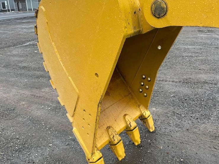 2021-deere-245g-lc-image-9