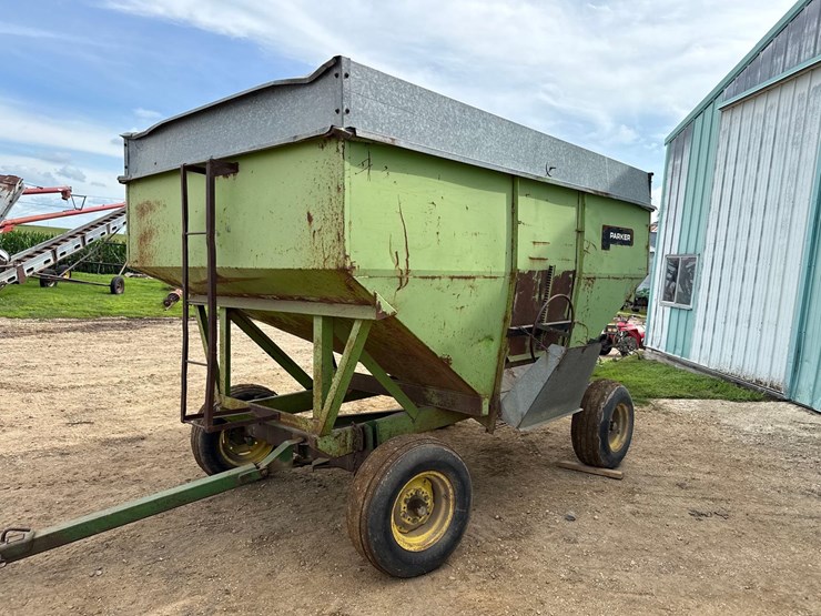 parker-200bu-gravity-wagon-image-4