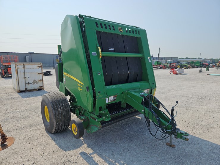 2019-john-deere-560m-image-10