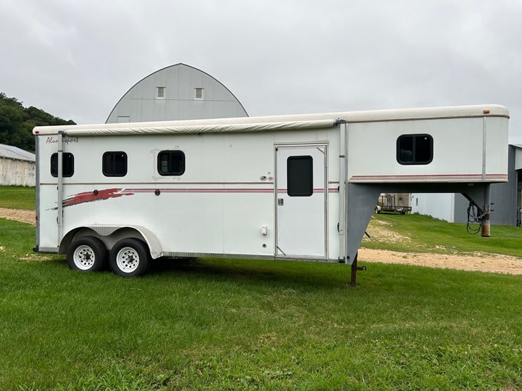#1030-•-1999-bison-aluma-sport-horse-trailer-(arcadia,-wi)-(wi-title-in-delay)-image-8