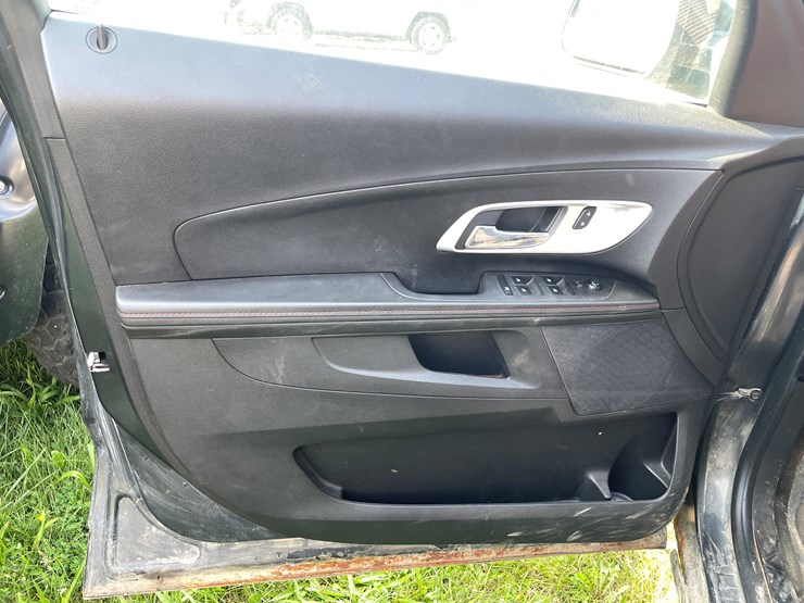 #1041-•-2014-chevy-equinox-awd-(has-wi-title)-image-29