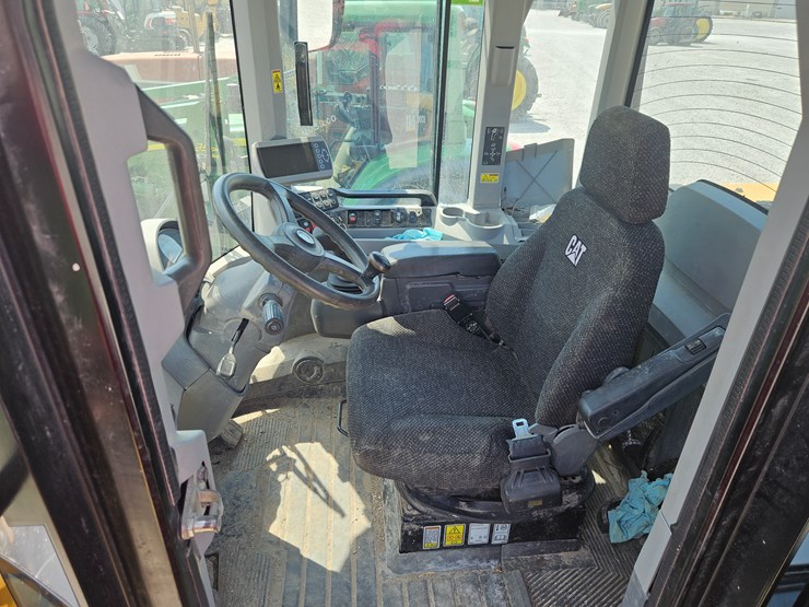 2015-caterpillar-930k-image-17