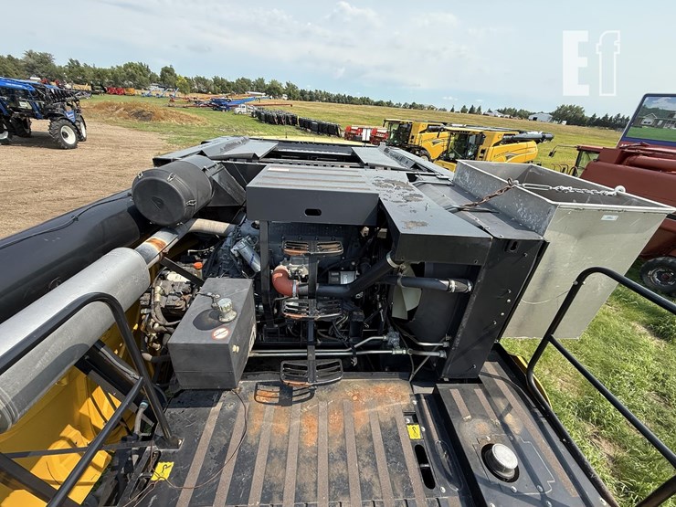 new-holland-cr960-image-61