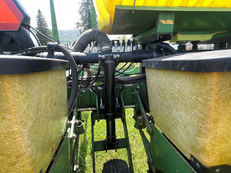 john-deere-7200-image-49