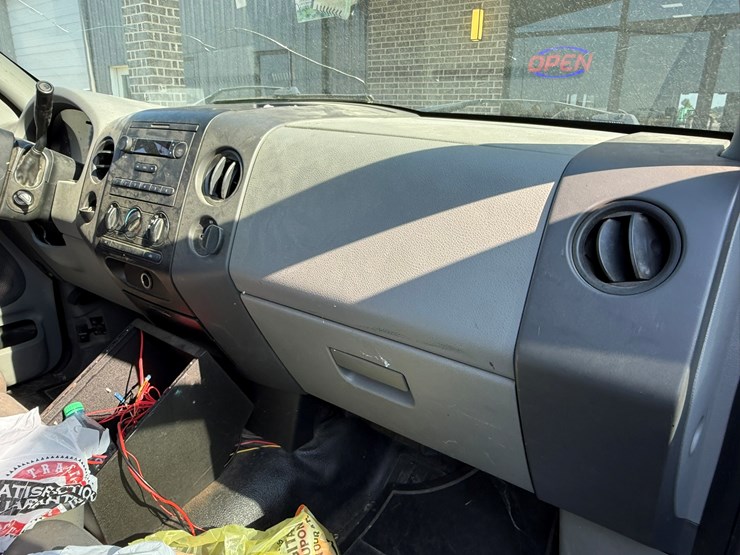 2014-ford-f150-image-25