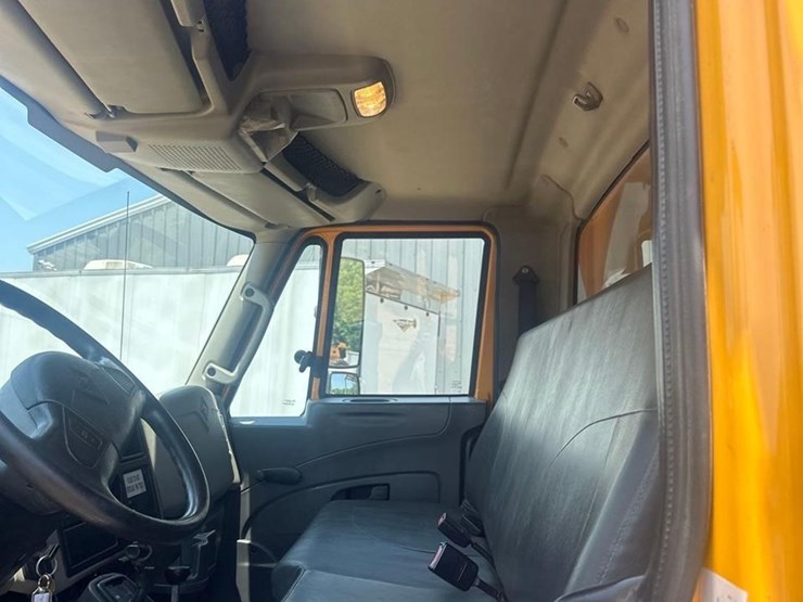 2013-international-durastar-4300-image-17