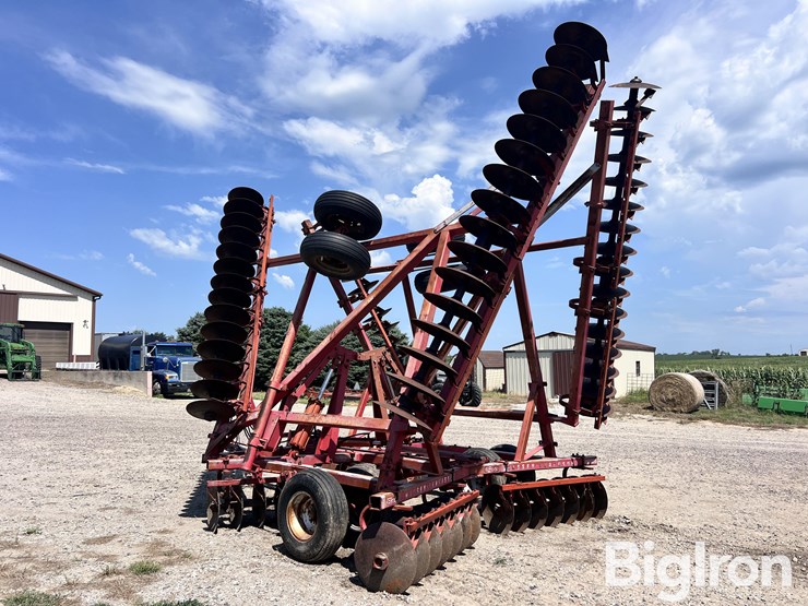 massey-ferguson-820-image-7