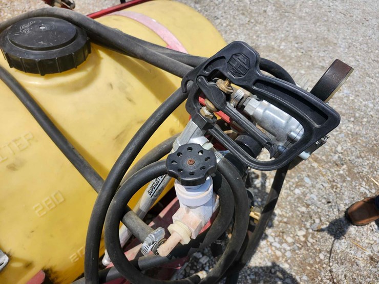 demco-85-gal-sprayer-image-9