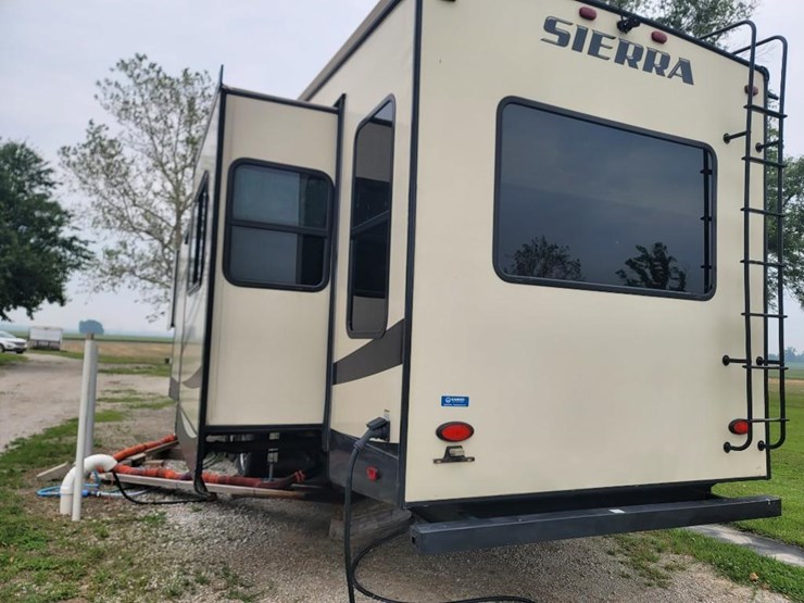 #20735-•-2017-forest-river-sierra-camper-image-37