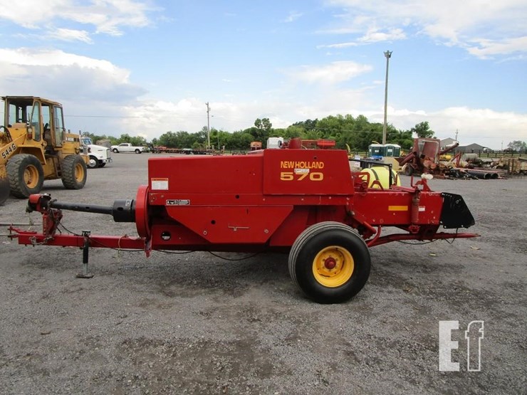 new-holland-570-image-1