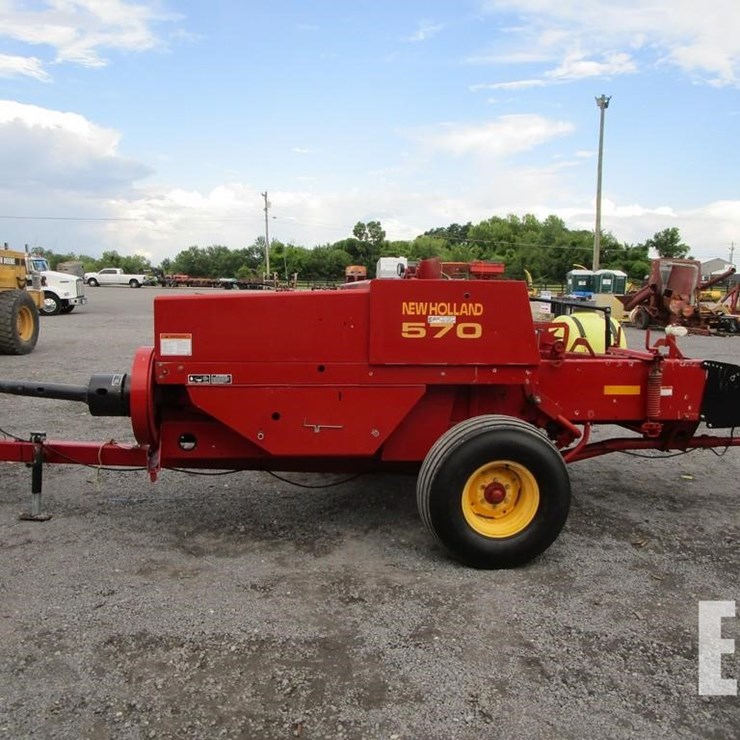 NEW HOLLAND 570