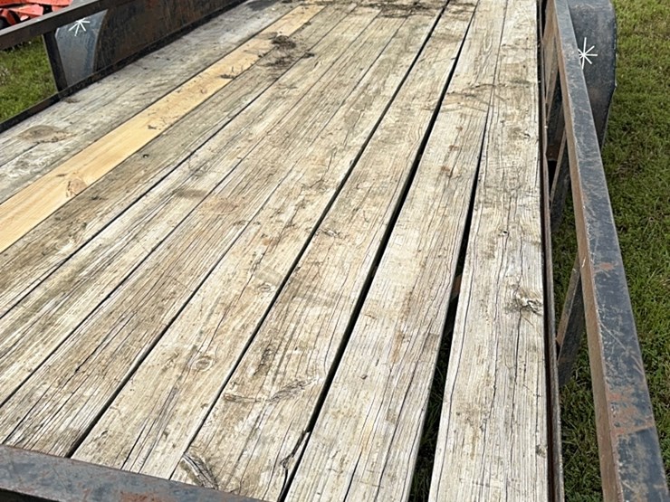 16-foot-utility-trailer-image-2