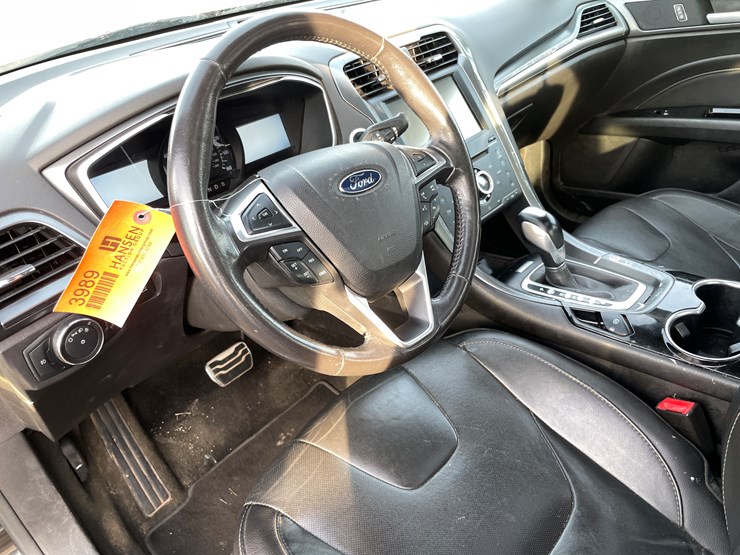 #1043-•-2014-ford-fusion-sedan-(wi-title-in-delay)-image-15