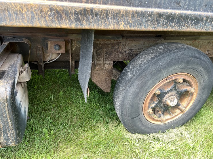 #1016-•-1974-mack-truck-(has-wi-title)-image-17