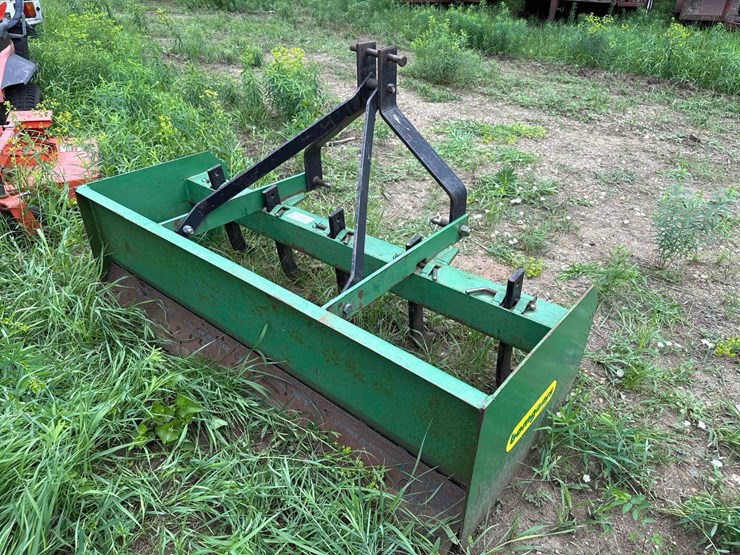 61”-bomgaars-3pt-box-blade-image-3