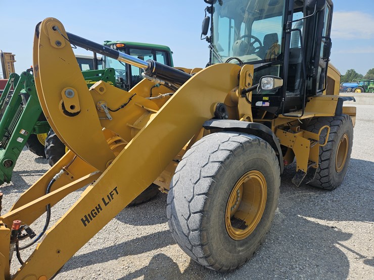 2015-caterpillar-930k-image-22
