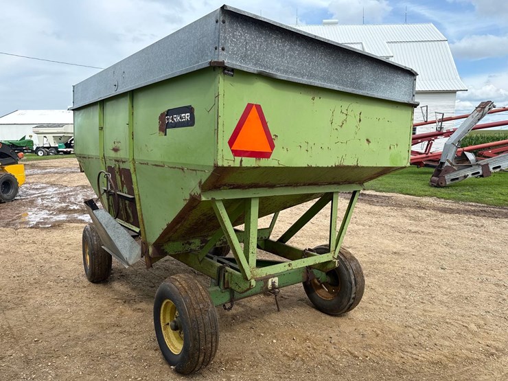 parker-200bu-gravity-wagon-image-2