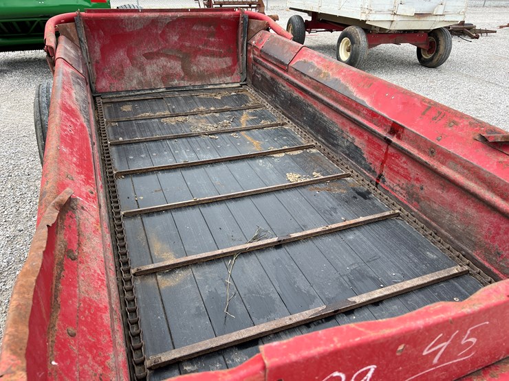 new-holland-520-image-4
