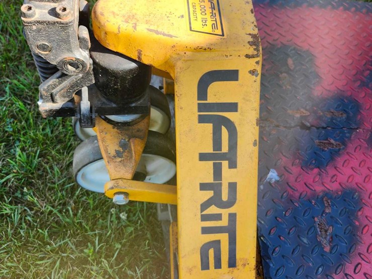 liftrite-hydraulic-pallet-jack-image-3