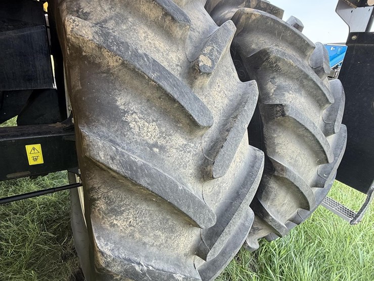 new-holland-cr960-image-18
