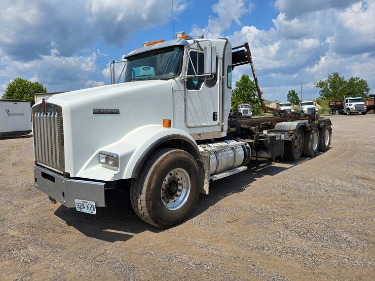 2012-kenworth-t800-image-2