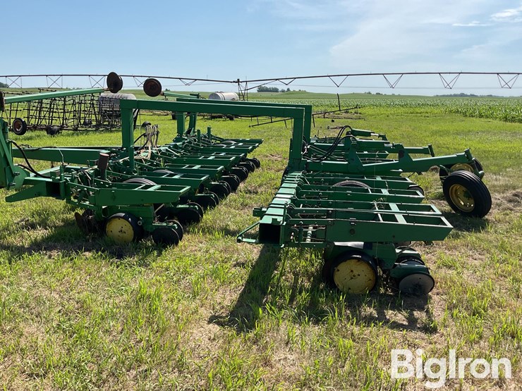 john-deere-7000-image-8