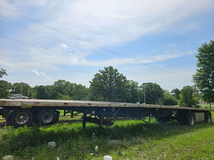 2005-utility-48'-x-102"-image-2