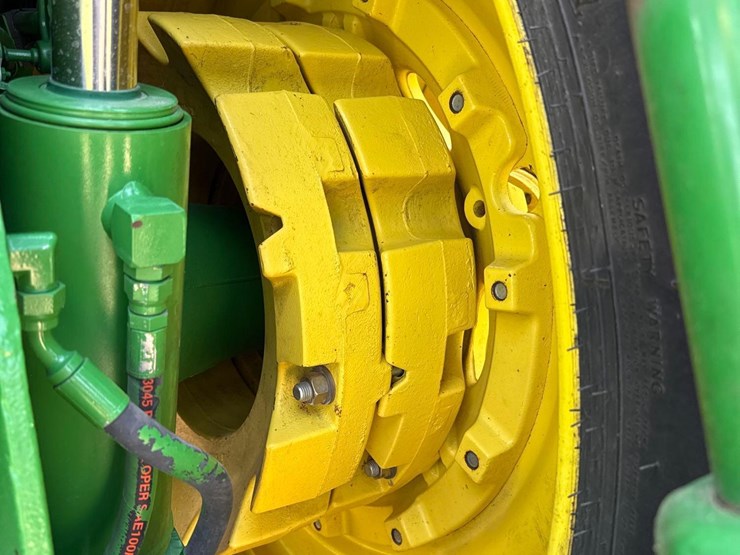 2013-john-deere-8260r-image-56