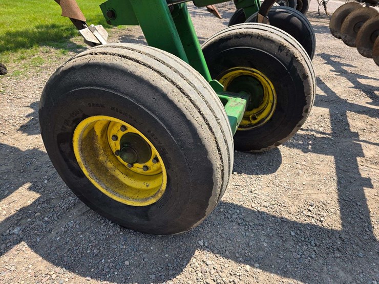 john-deere-2700-image-9