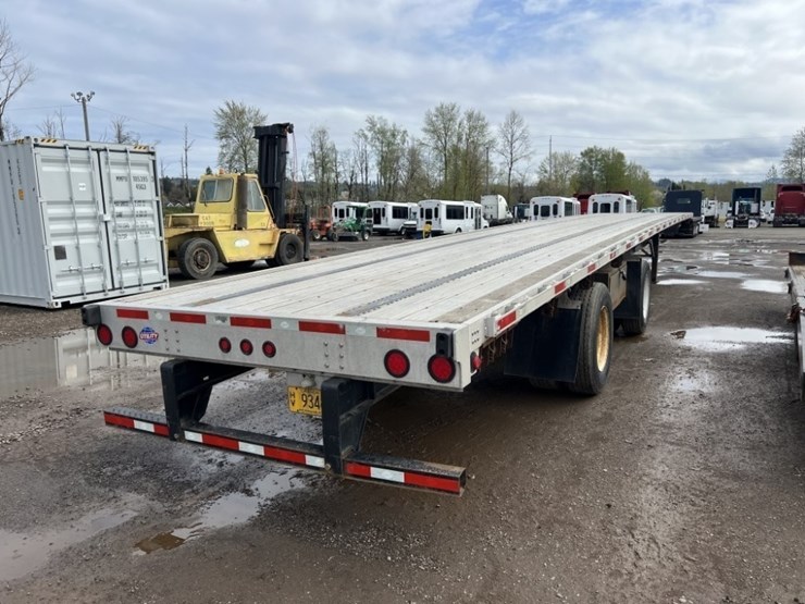 2019-utility-flatbed-image-3