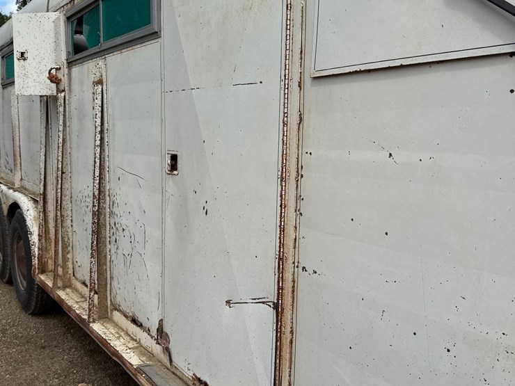 7ft-x-22ft-show-me-livestock-trailer-image-30