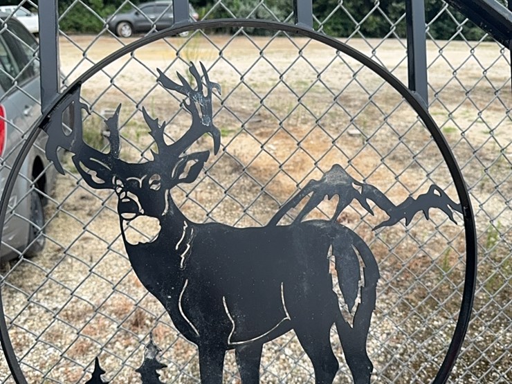 two-8-foot-gates-with-whitetail-image-3