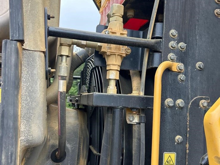 2020-caterpillar-962m-image-37