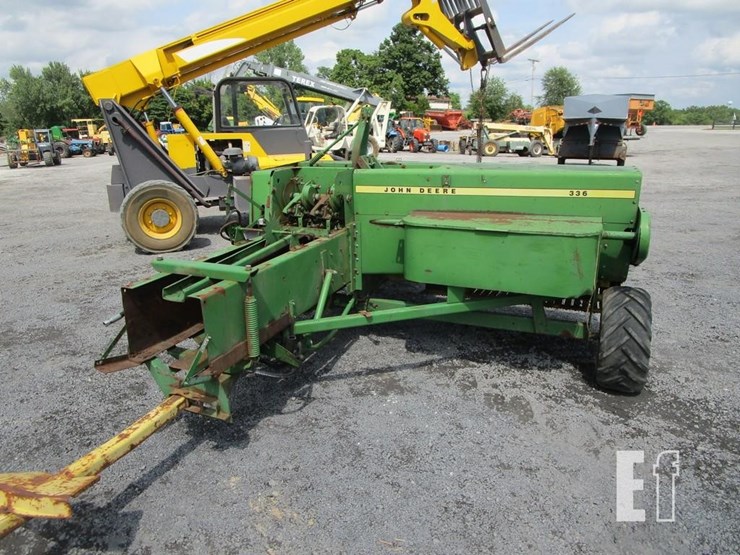 john-deere-336-image-4