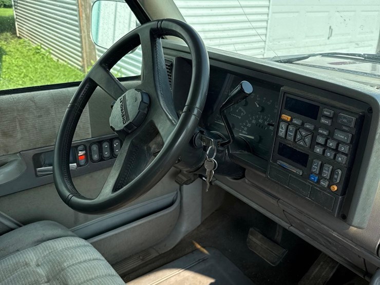 1993-chevy-1500-pickup-image-32