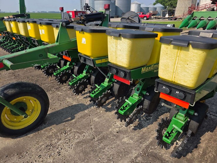john-deere-1710-image-12