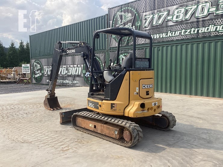 2017-deere-35g-image-3