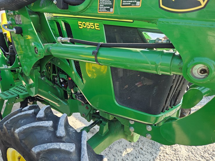 2015-john-deere-5055e-image-21
