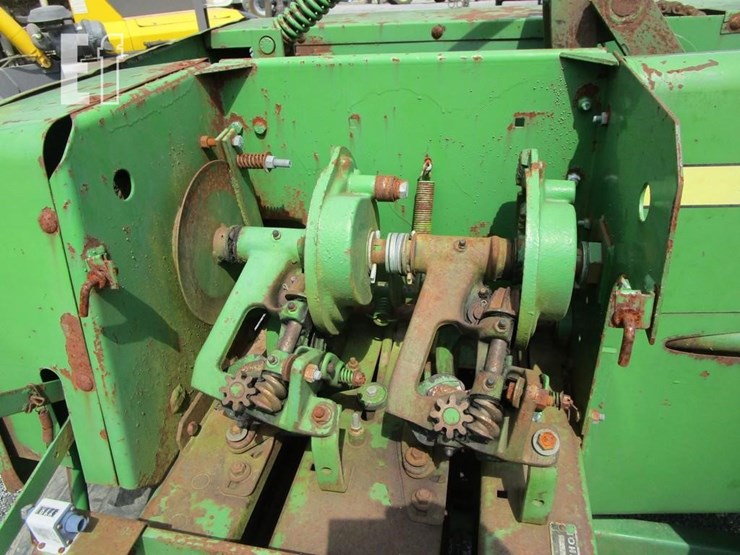 john-deere-336-image-5