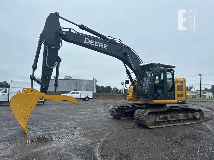 2021-deere-245g-lc-image-7