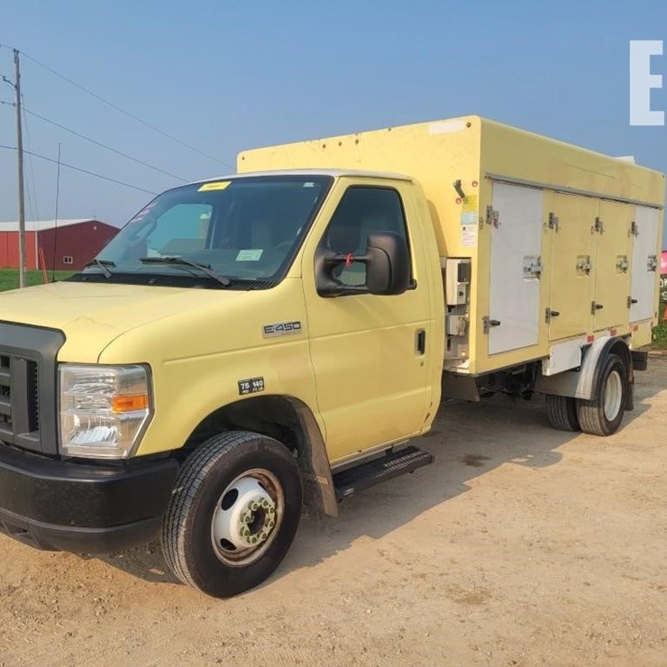 2018 FORD E450