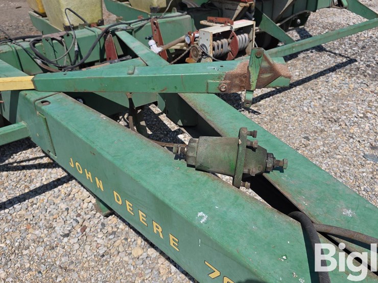 john-deere-7000-image-11
