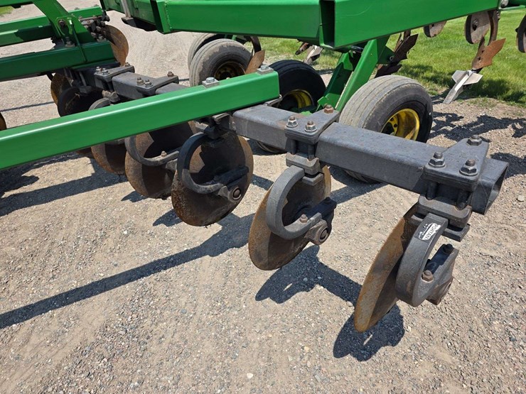 john-deere-2700-image-29