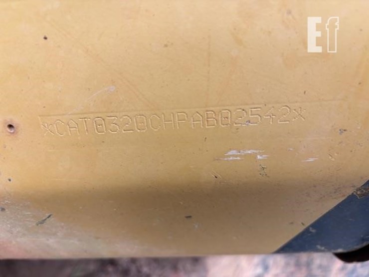 caterpillar-320cl-image-7