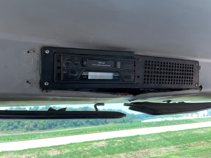 #1013-•-1992-freightliner-cummins-(has-mn-title)-image-90