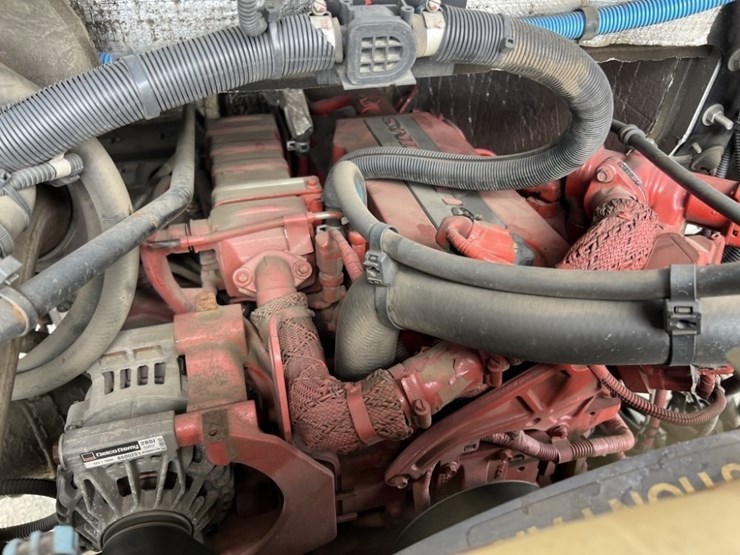 2014-freightliner-mt45-image-25