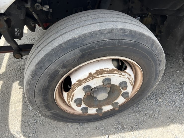 2014-freightliner-mt45-image-9