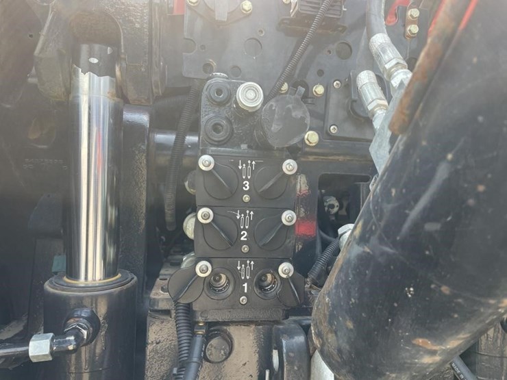 2012-case-ih-magnum-260-image-13