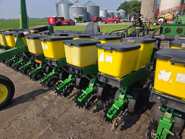 john-deere-1710-image-14