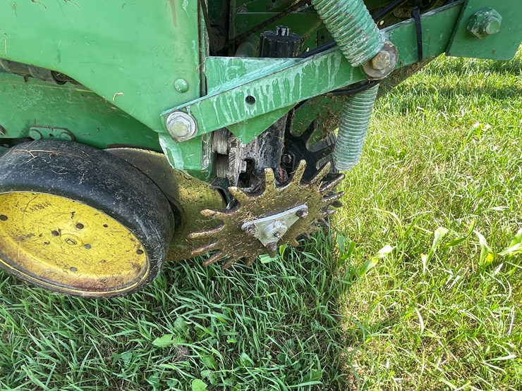 john-deere-7200-image-40